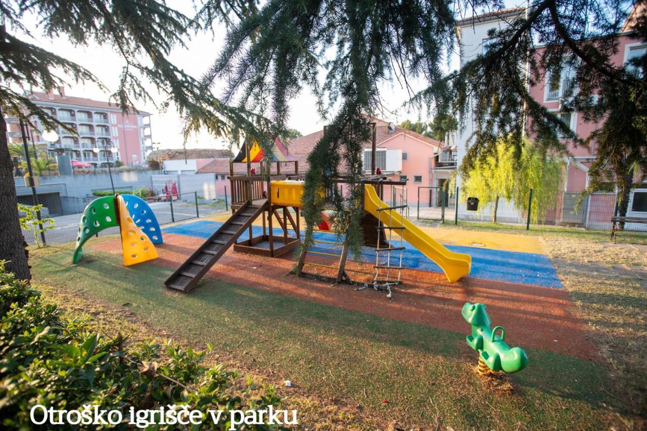 Apartma Zusterna Za Bazenom Копер Экстерьер фото